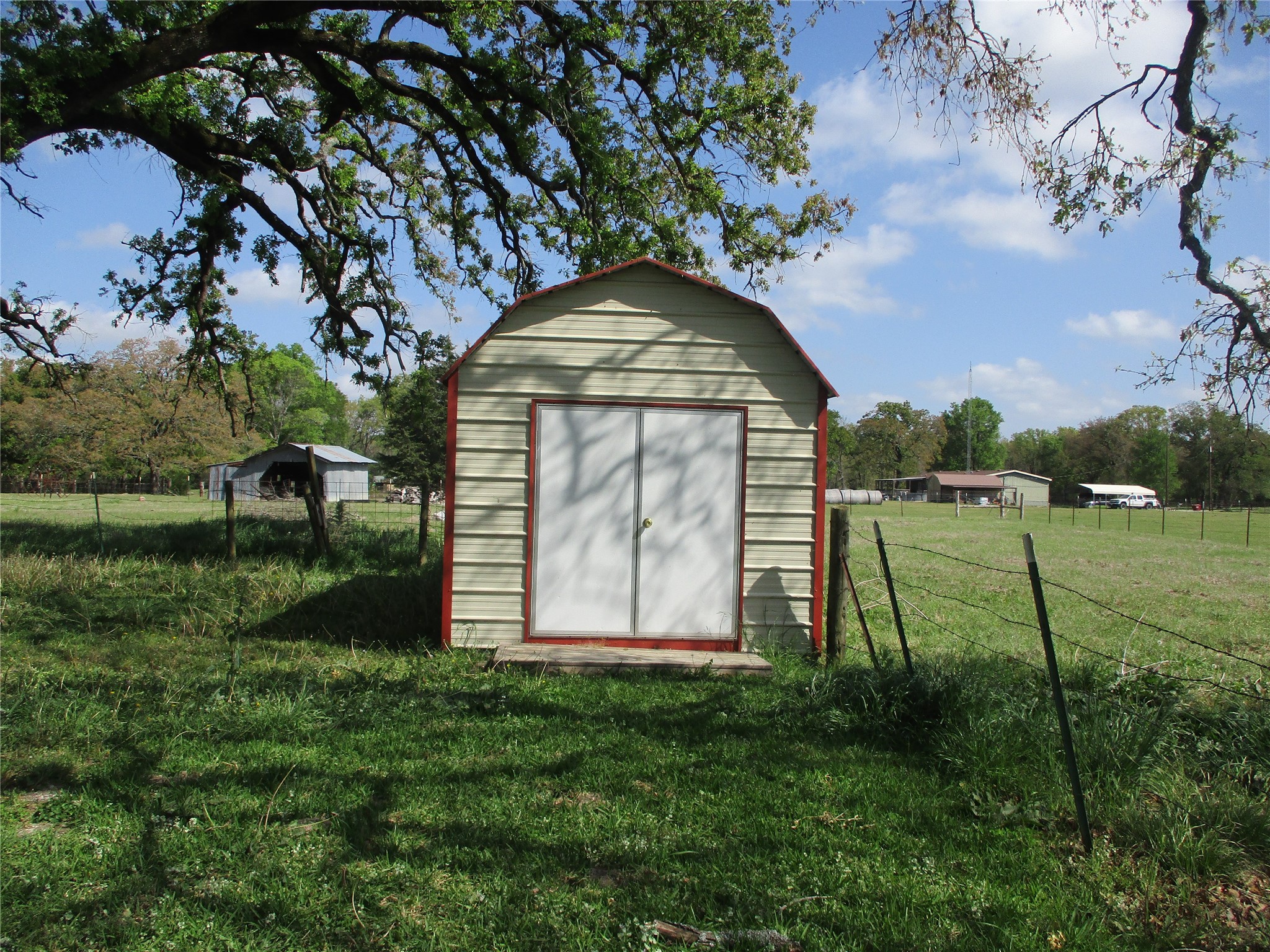 310 Rs County Road 1495 Emory TX 75440