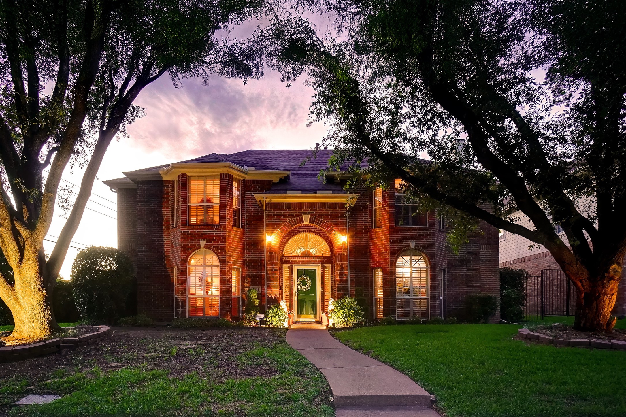 2031 Deepwood Street Mesquite TX 75181