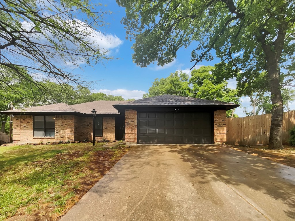 5201 Andalusia Court Arlington TX 76017