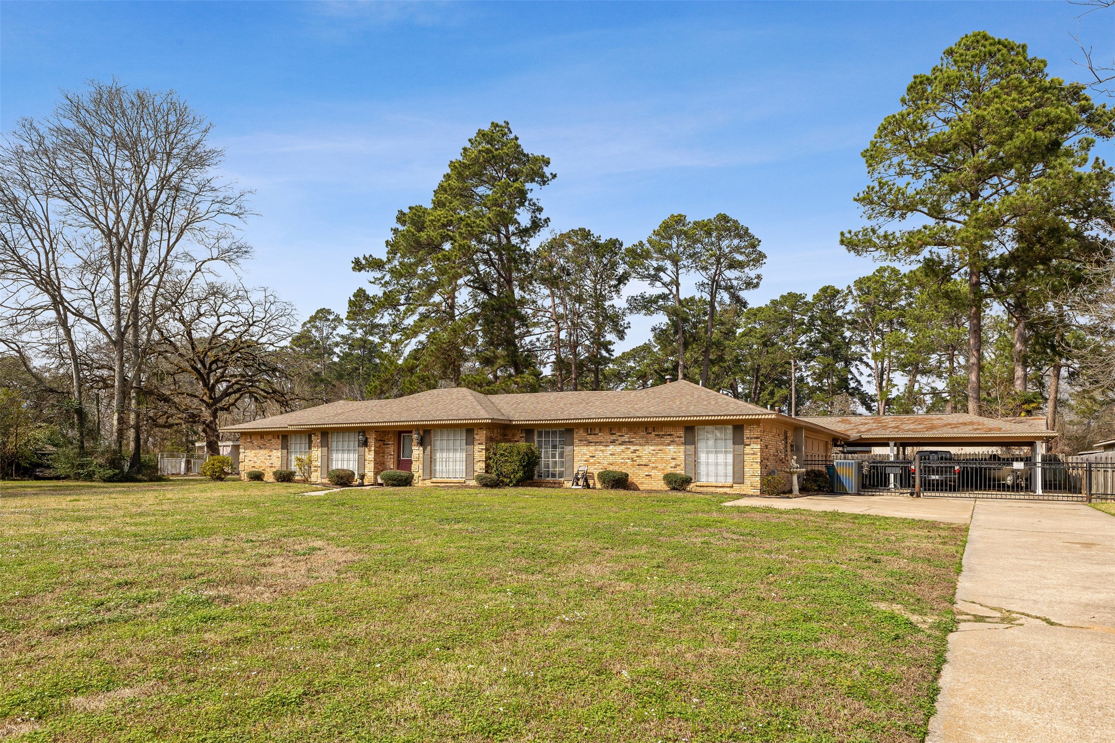1302 W Sabine Street Carthage TX 75633