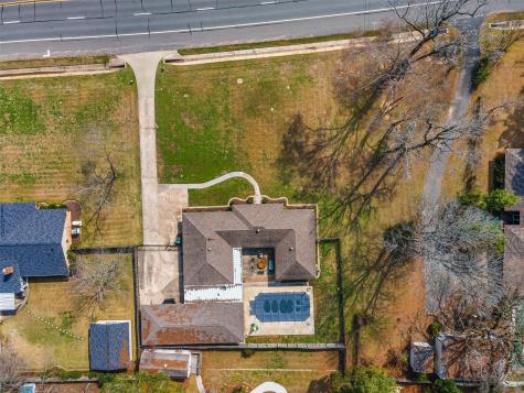 1302 W Sabine Street Carthage TX 75633