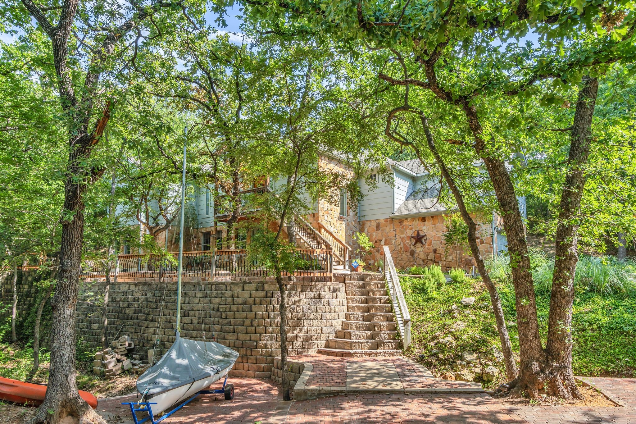 100 N Edgewater Drive Highland Village TX 75077