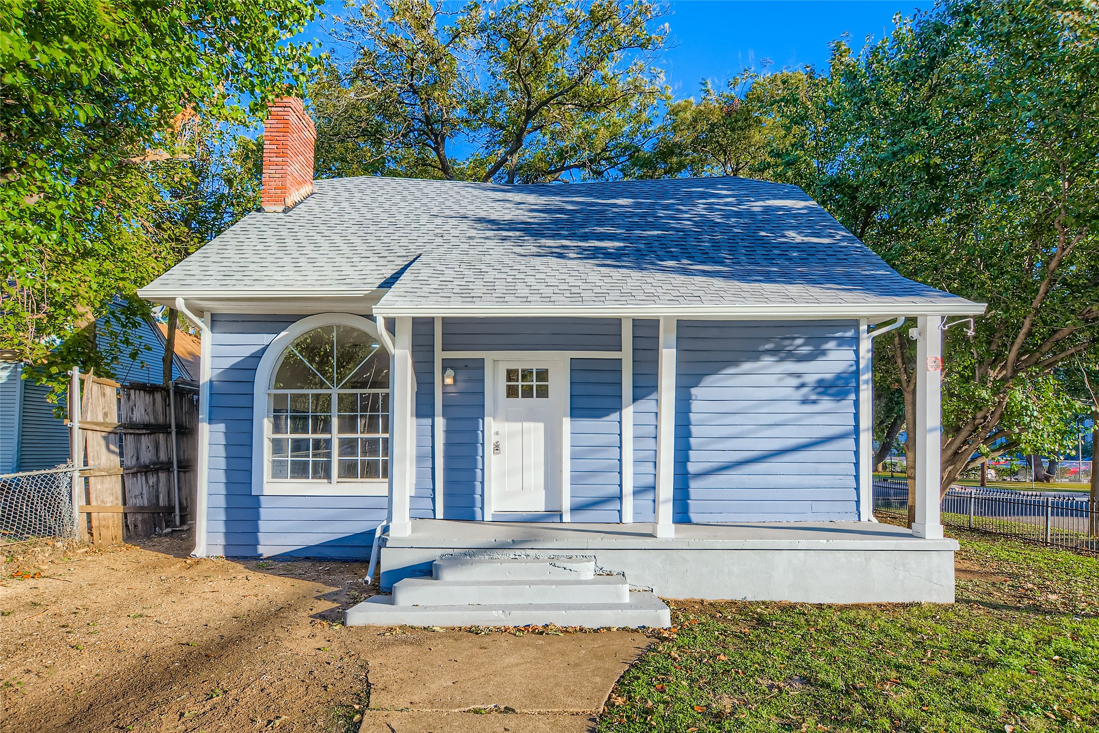 603 W Pembroke Avenue Dallas TX 75208