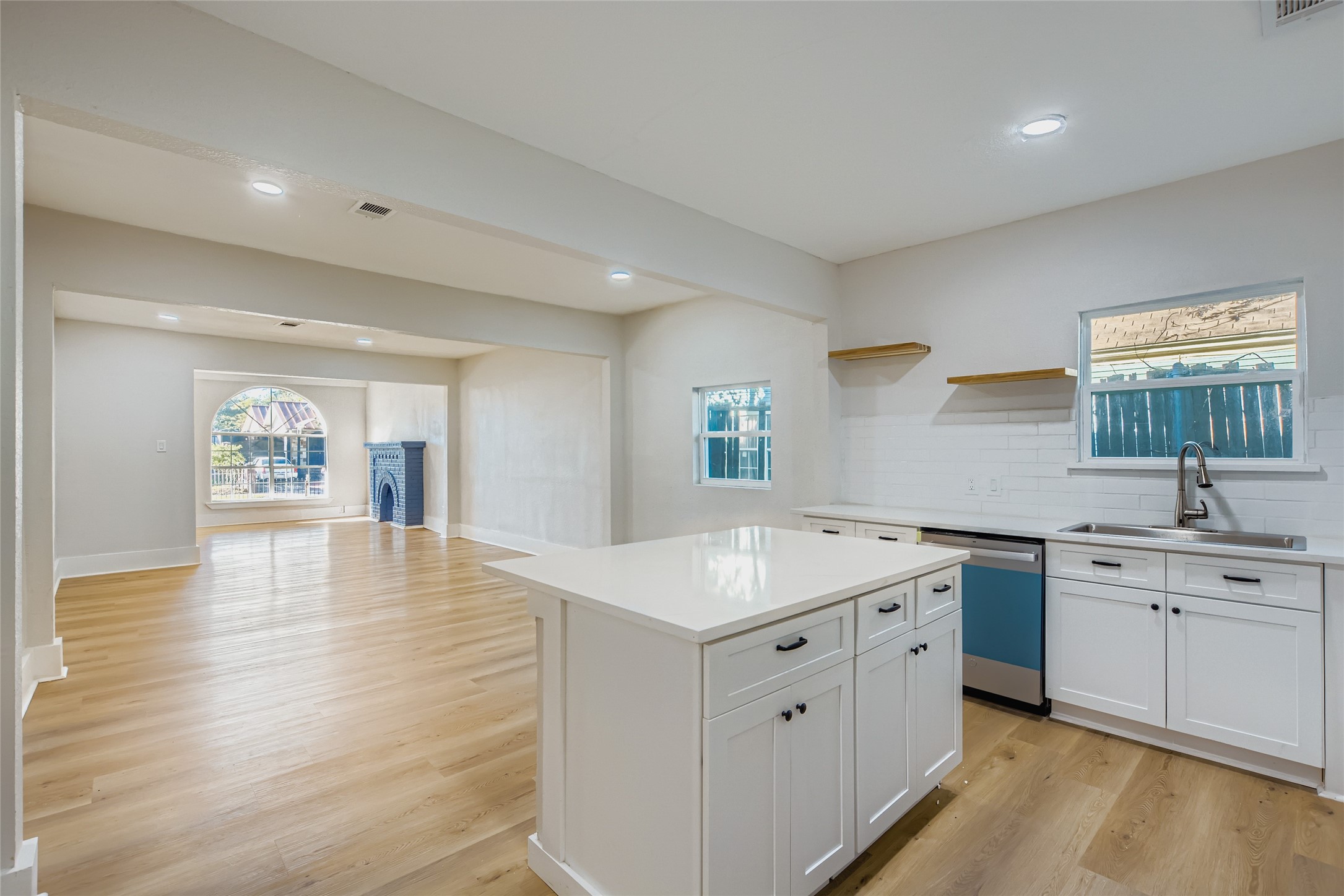 603 W Pembroke Avenue Dallas TX 75208