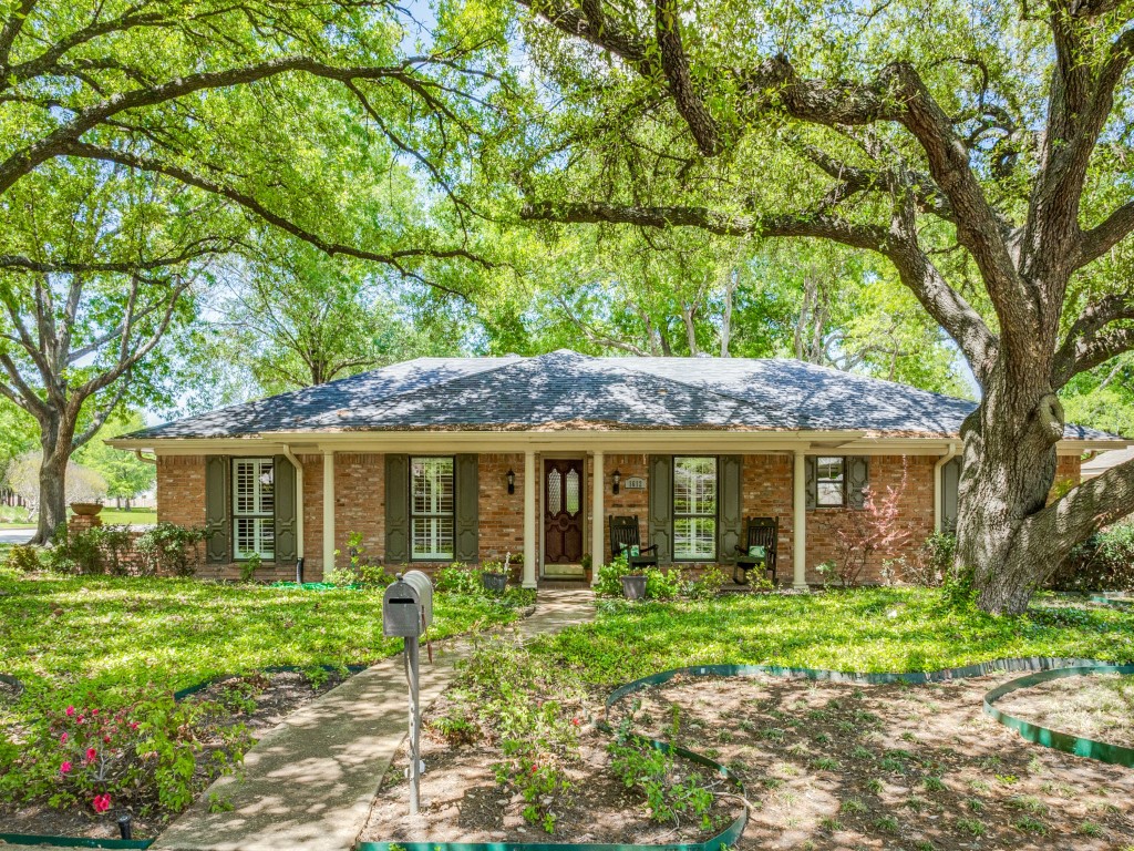 1612 Woodcrest Avenue Corsicana TX 75110