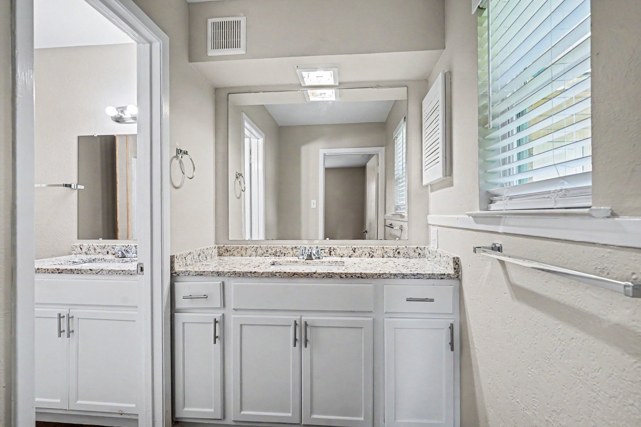 809 E Bovell Street Crowley TX 76036