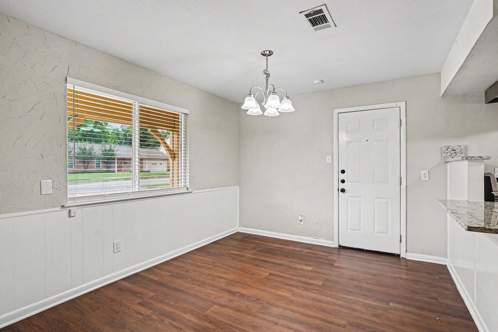809 E Bovell Street Crowley TX 76036