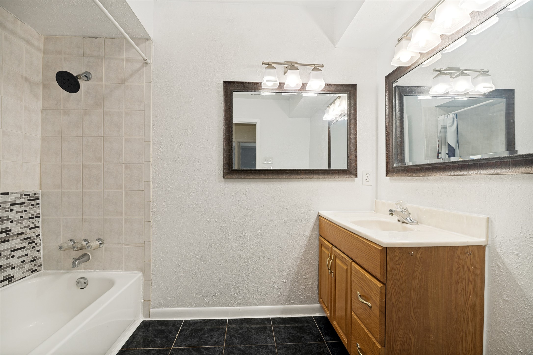 1102 Alexandria Avenue Garland TX 75040