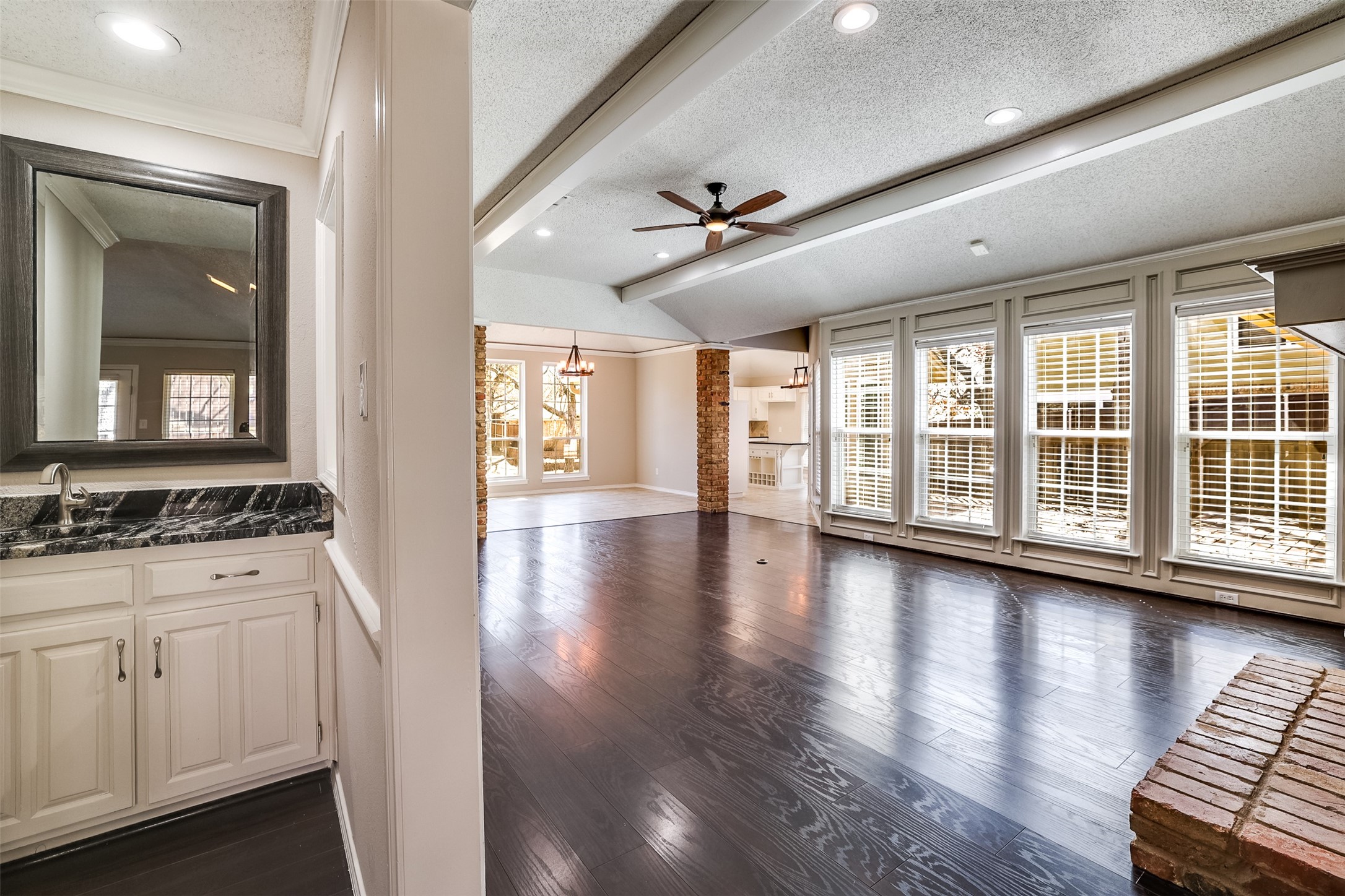 4129 Hackmore Loop Irving TX 75061