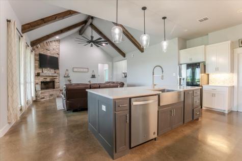 1040 Pioneer Crossing Weatherford TX 76088