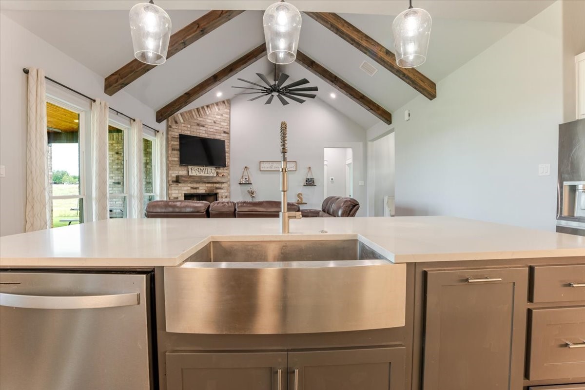 1040 Pioneer Crossing Weatherford TX 76088