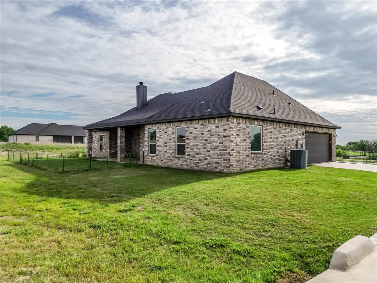 1040 Pioneer Crossing Weatherford TX 76088