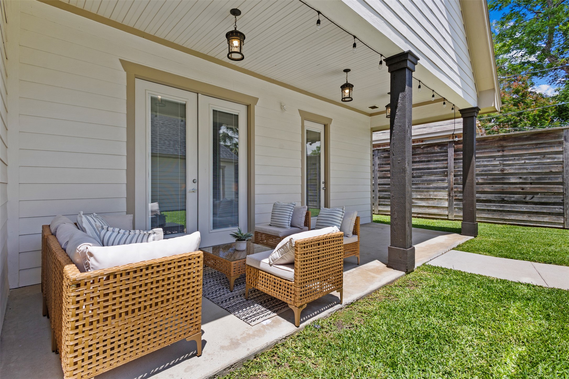 6118 Belmont Avenue Dallas TX 75214