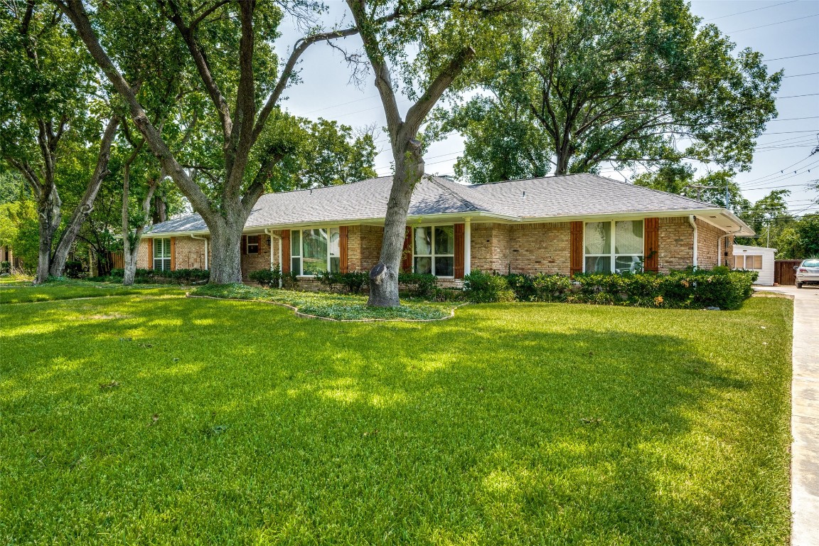 5428 Meadow Crest Drive Dallas TX 75229