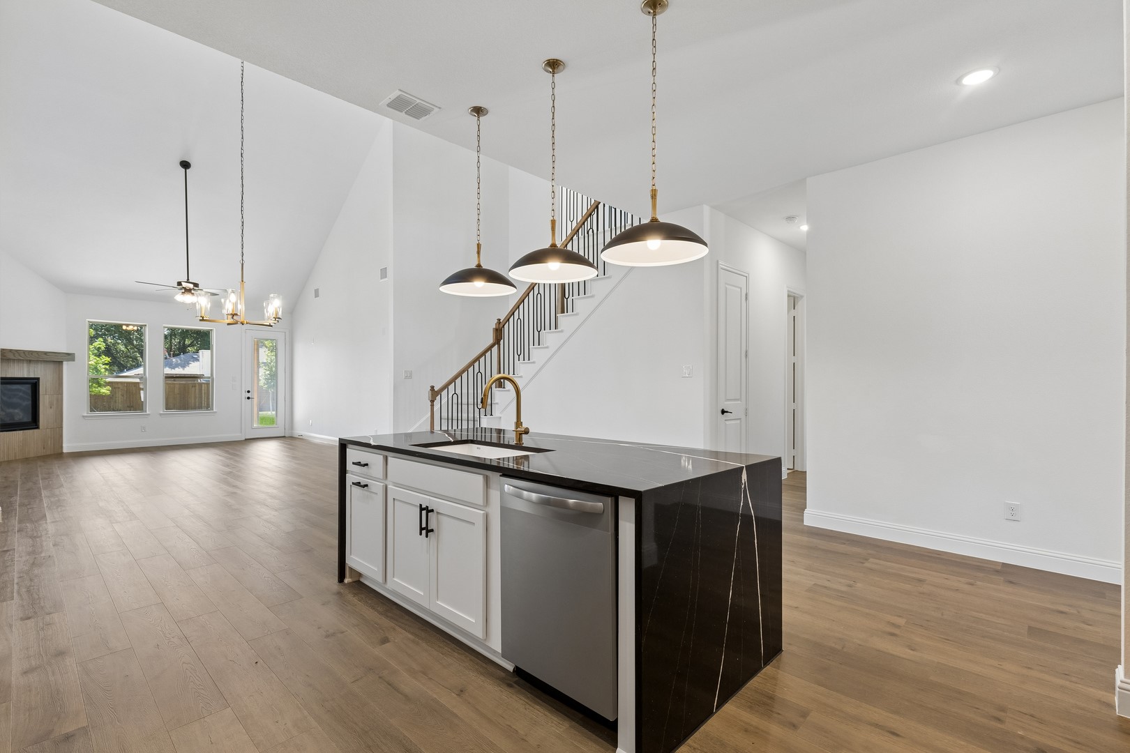 5704 Glynda North Richland Hills TX 76180