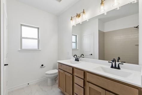 5704 Glynda North Richland Hills TX 76180