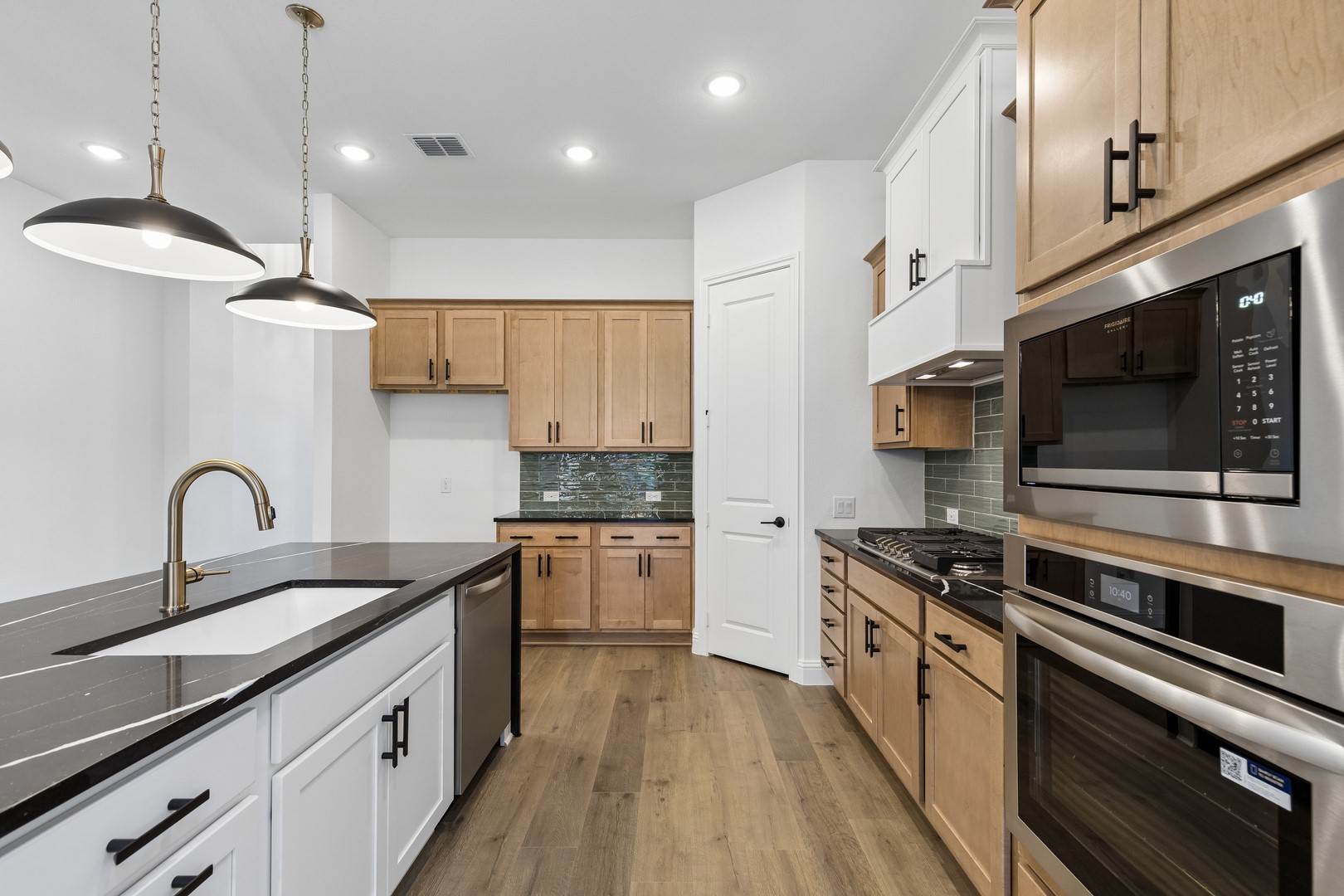 5704 Glynda North Richland Hills TX 76180