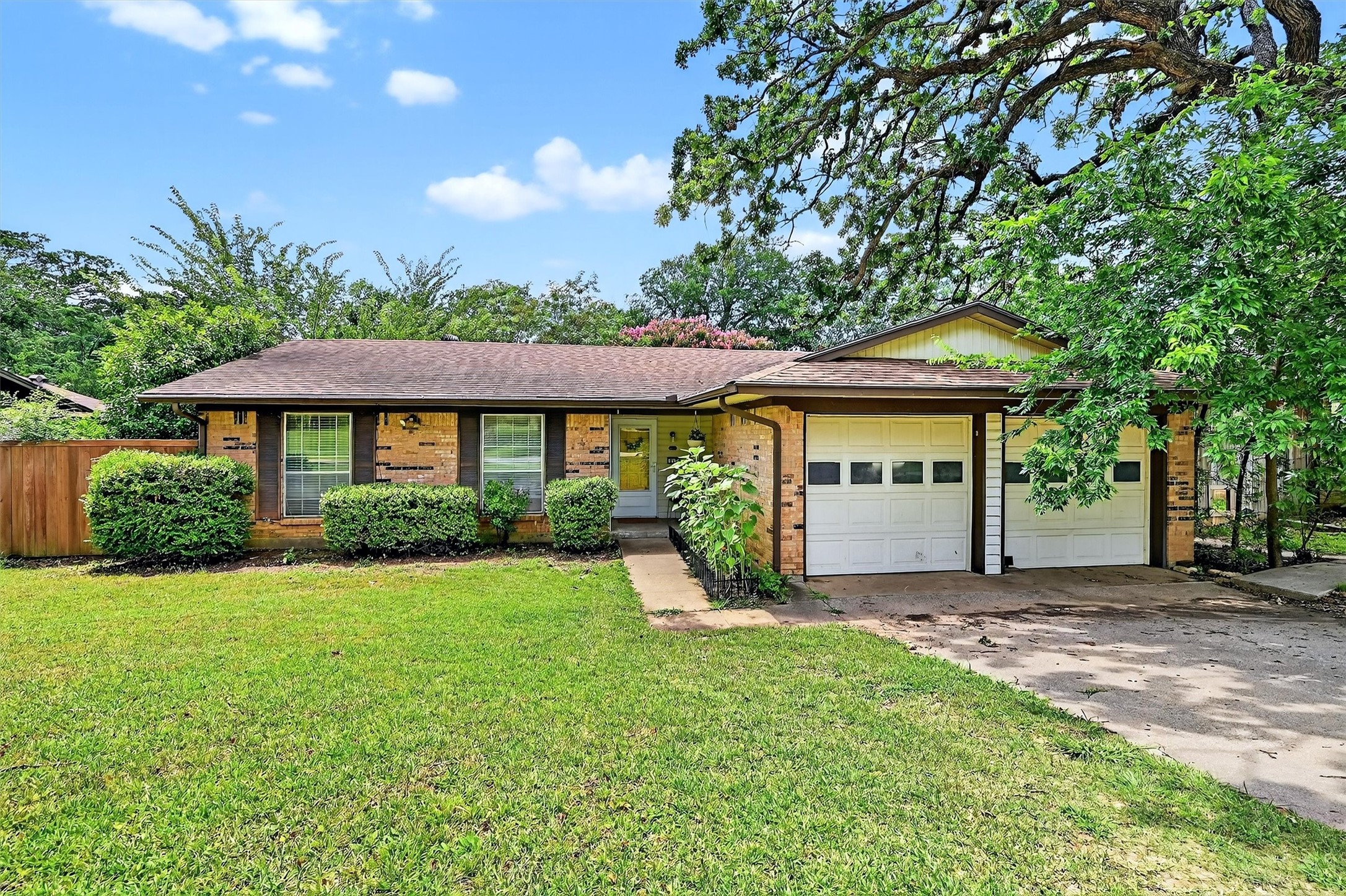 813 Glen Key Street Denison TX 75020