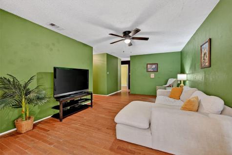 813 Glen Key Street Denison TX 75020