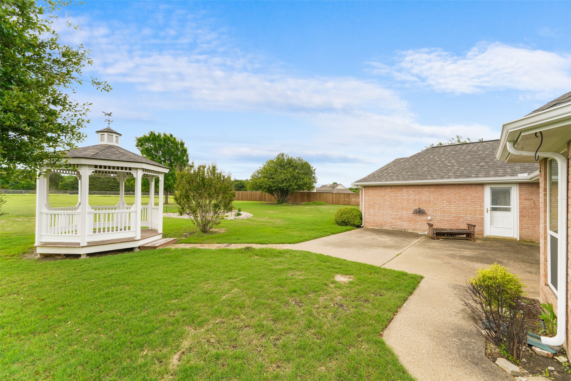830 S Clinton Lane Midlothian TX 76065