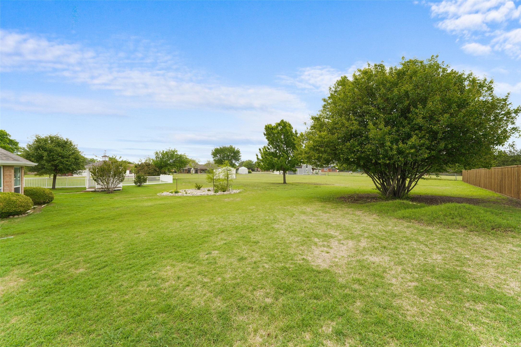 830 S Clinton Lane Midlothian TX 76065