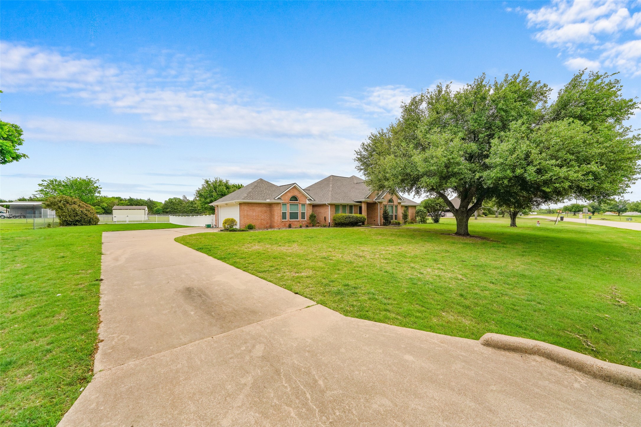 830 S Clinton Lane Midlothian TX 76065