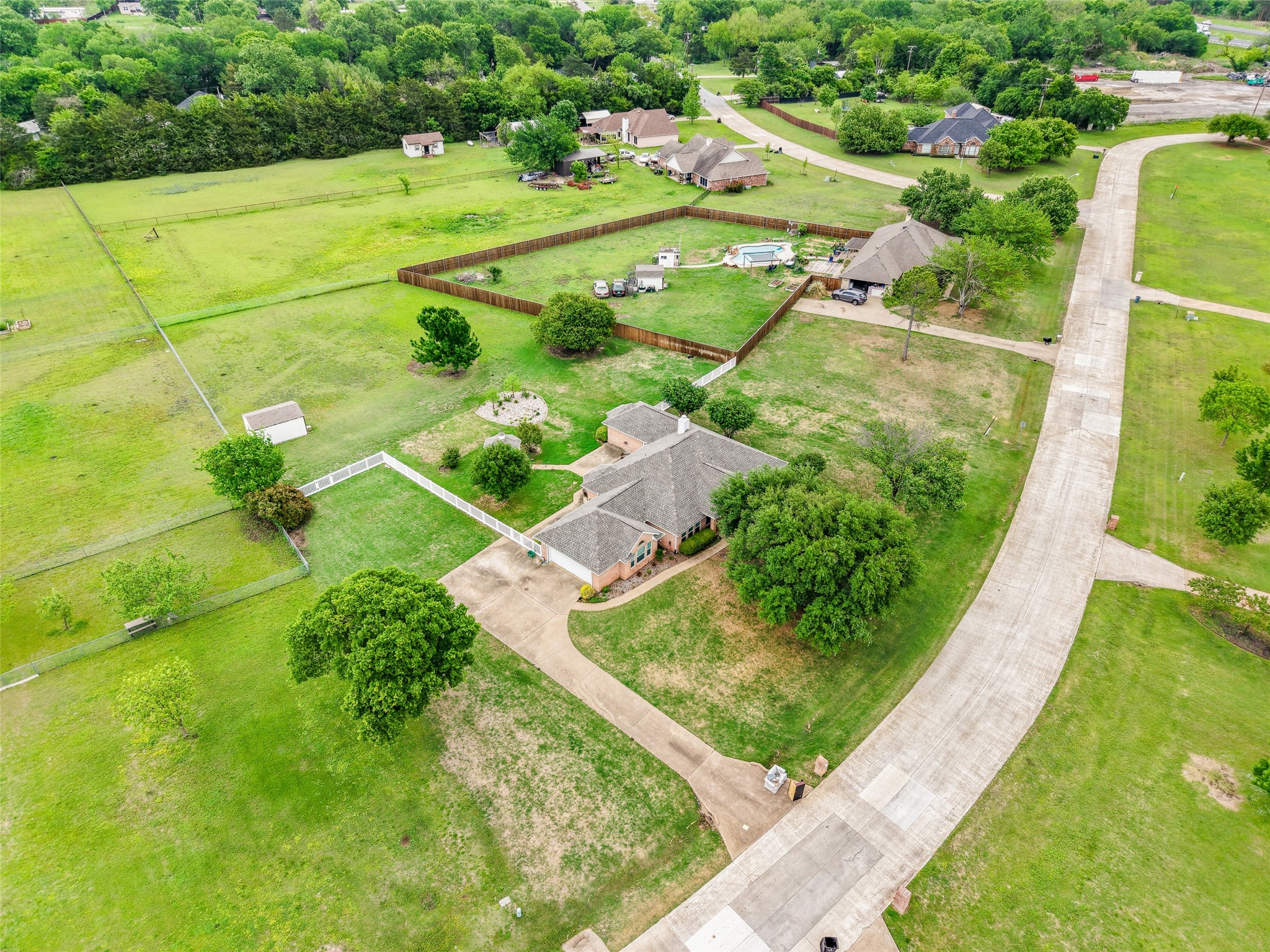830 S Clinton Lane Midlothian TX 76065