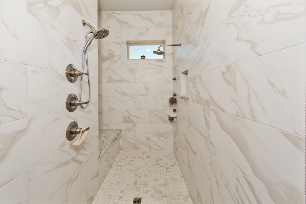 1466 County Road 1270 Alvord TX 76225