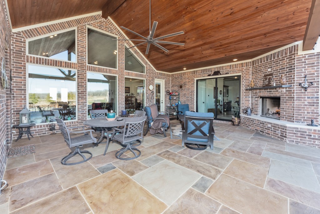 1466 County Road 1270 Alvord TX 76225