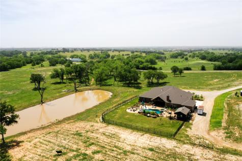 1466 County Road 1270 Alvord TX 76225