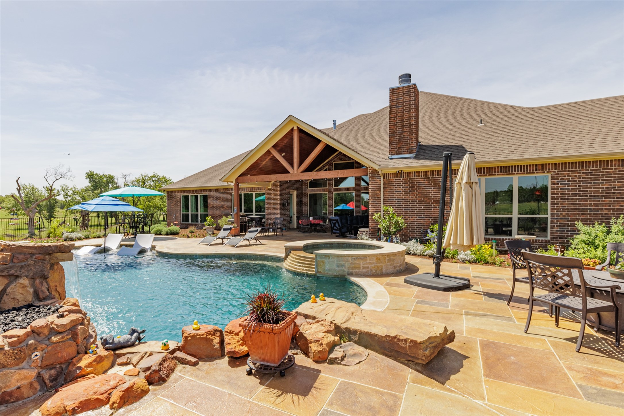 1466 County Road 1270 Alvord TX 76225