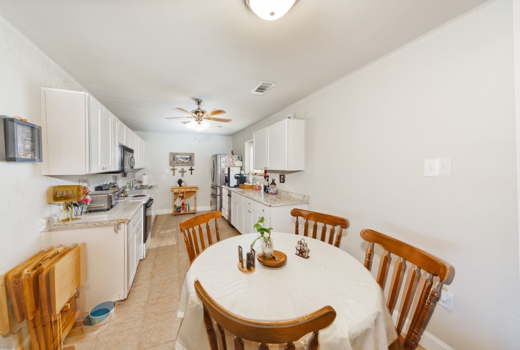 1466 County Road 1270 Alvord TX 76225