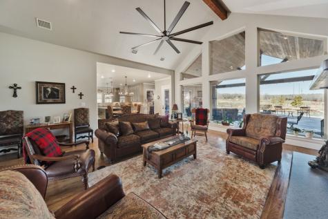 1466 County Road 1270 Alvord TX 76225