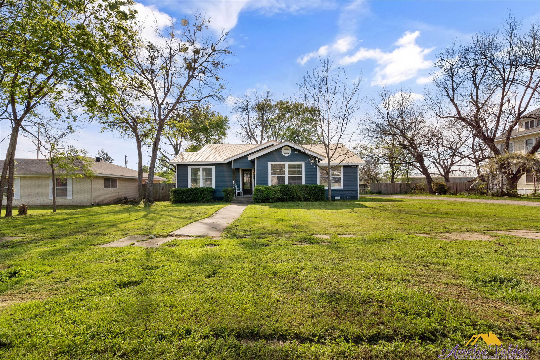 308 S Colket Street Kerens TX 75144