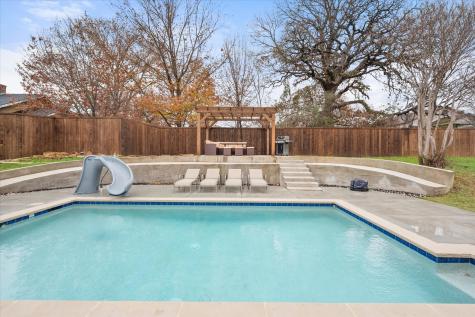 300 W College Avenue Alvarado TX 76009