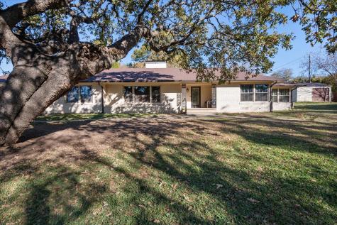300 W College Avenue Alvarado TX 76009