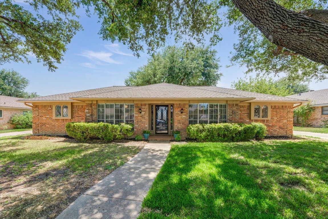209 Baker Drive Hurst TX 76054