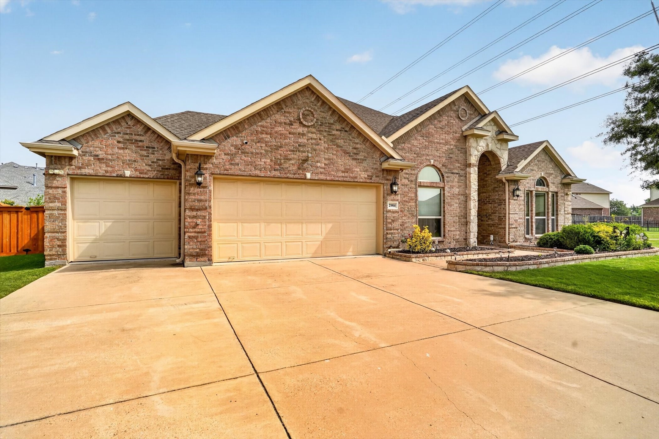 2904 Alta Grand Prairie TX 75054