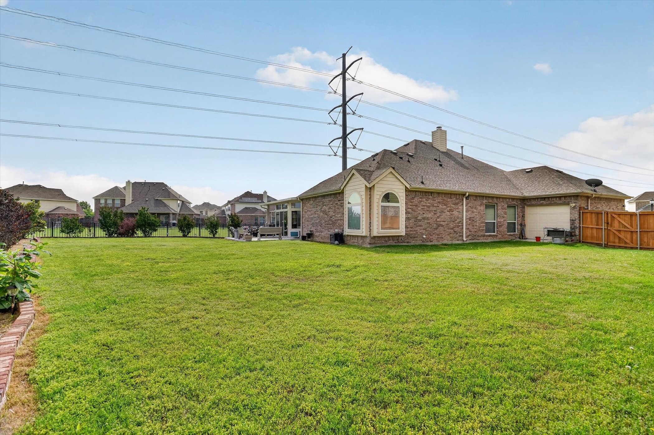 2904 Alta Grand Prairie TX 75054