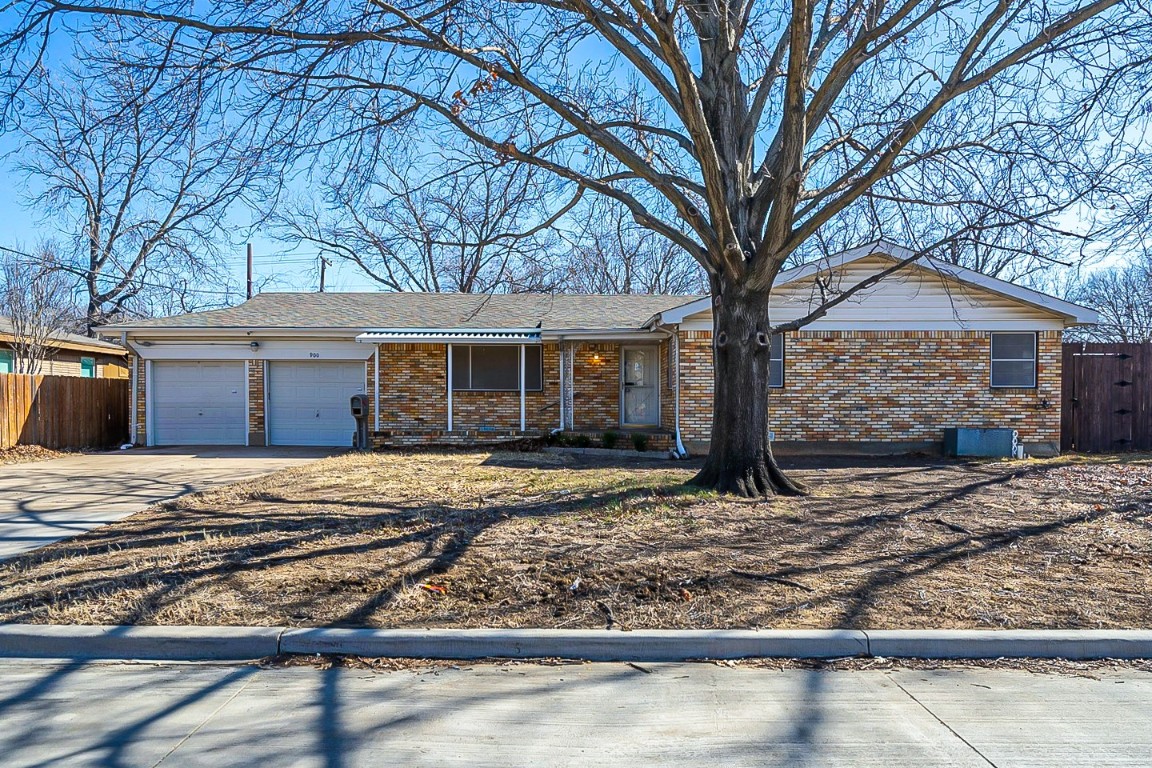 900 Dora Street Bedford TX 76022