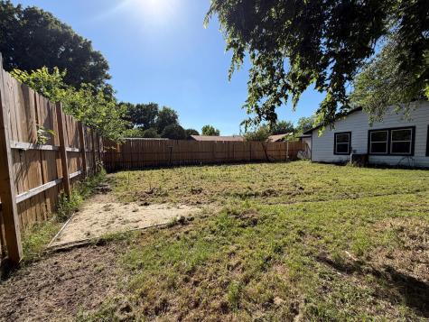 2028 E Jones Street Sherman TX 75090