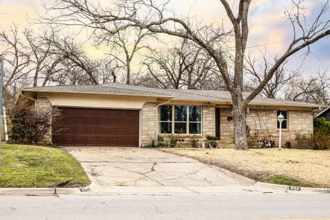 825 N Davis Drive Arlington TX 76012
