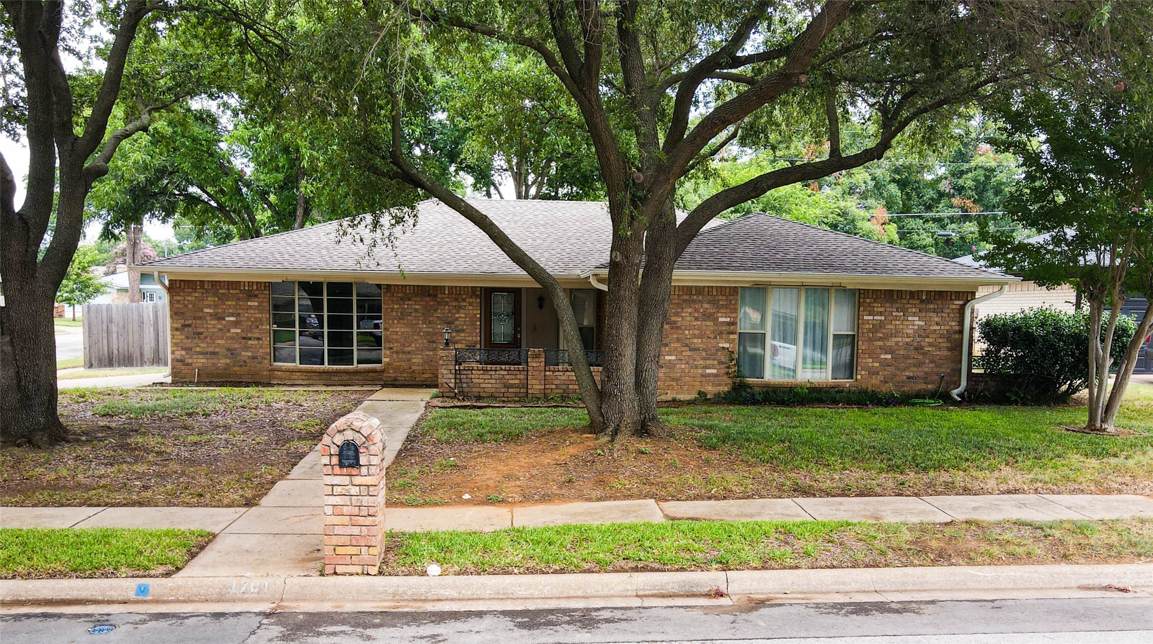 1701 Winchester Way Bedford TX 76022