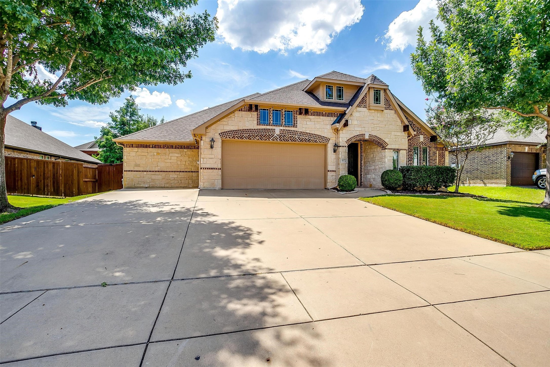 972 Tara Drive Burleson TX 76028