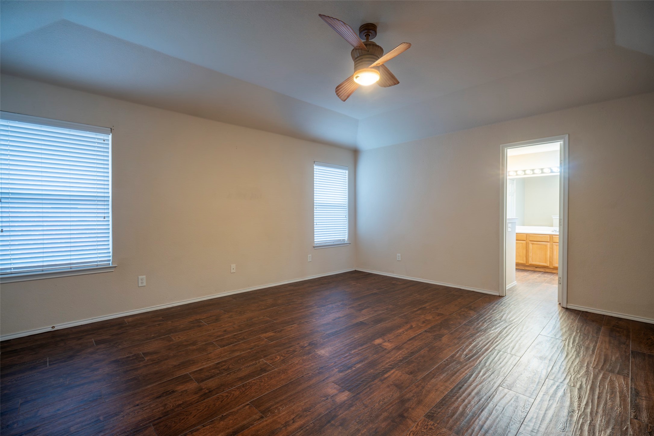 908 Chestnut Avenue Burleson TX 76028