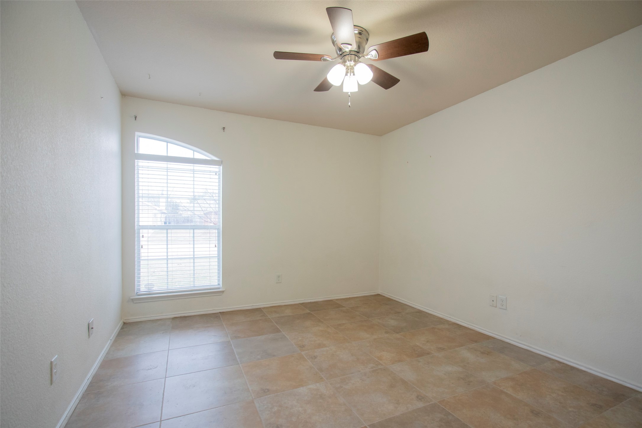 908 Chestnut Avenue Burleson TX 76028