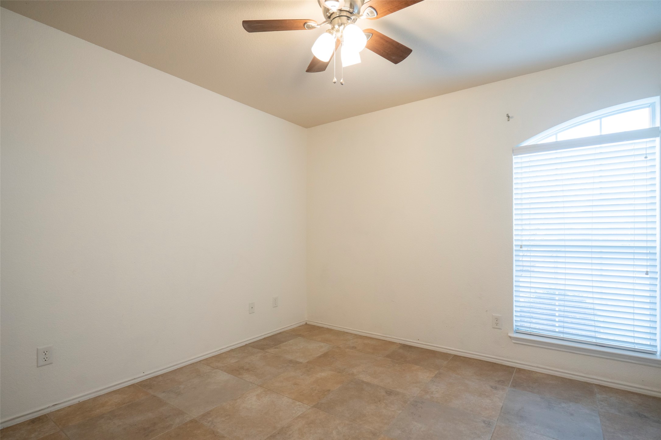 908 Chestnut Avenue Burleson TX 76028