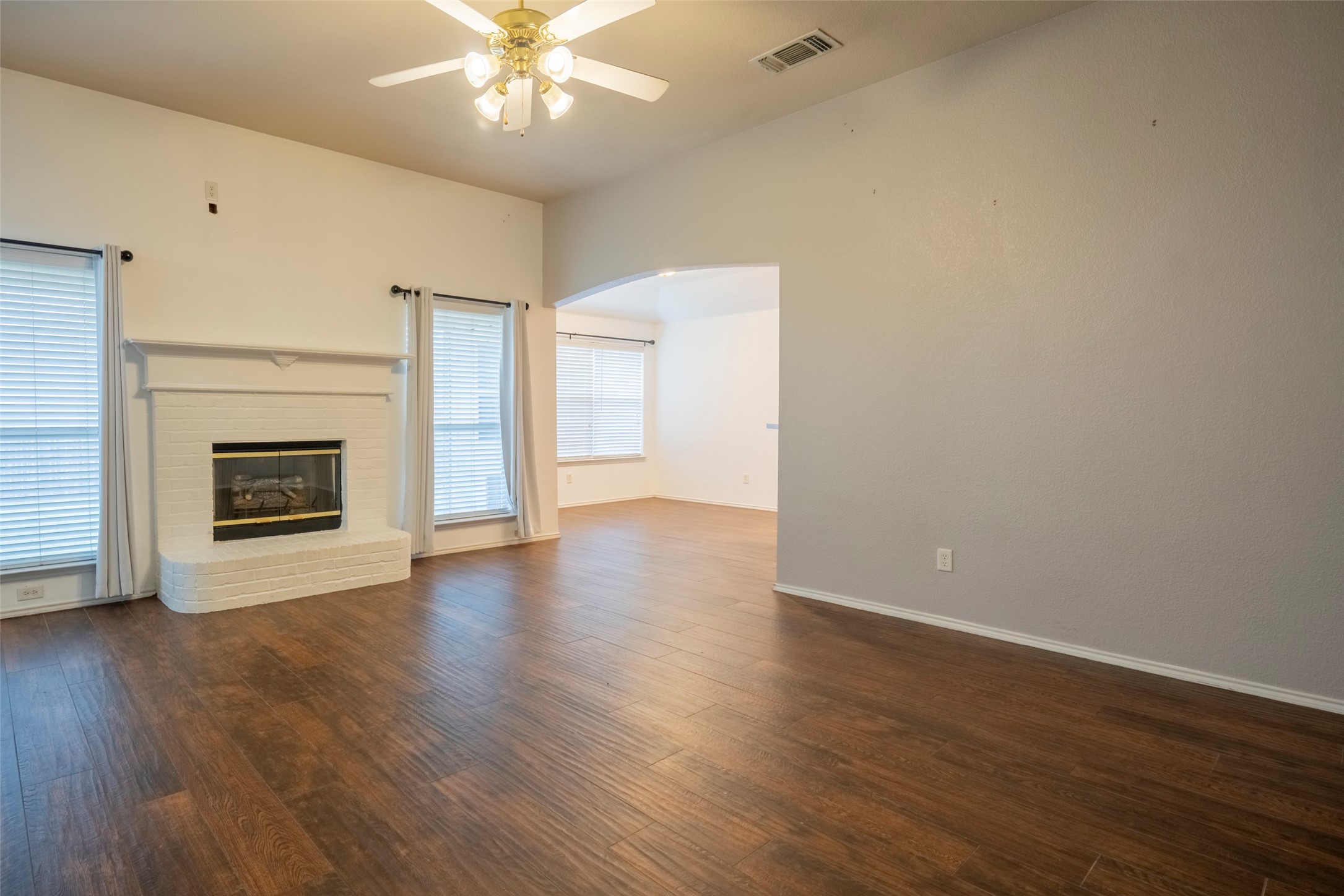 908 Chestnut Avenue Burleson TX 76028
