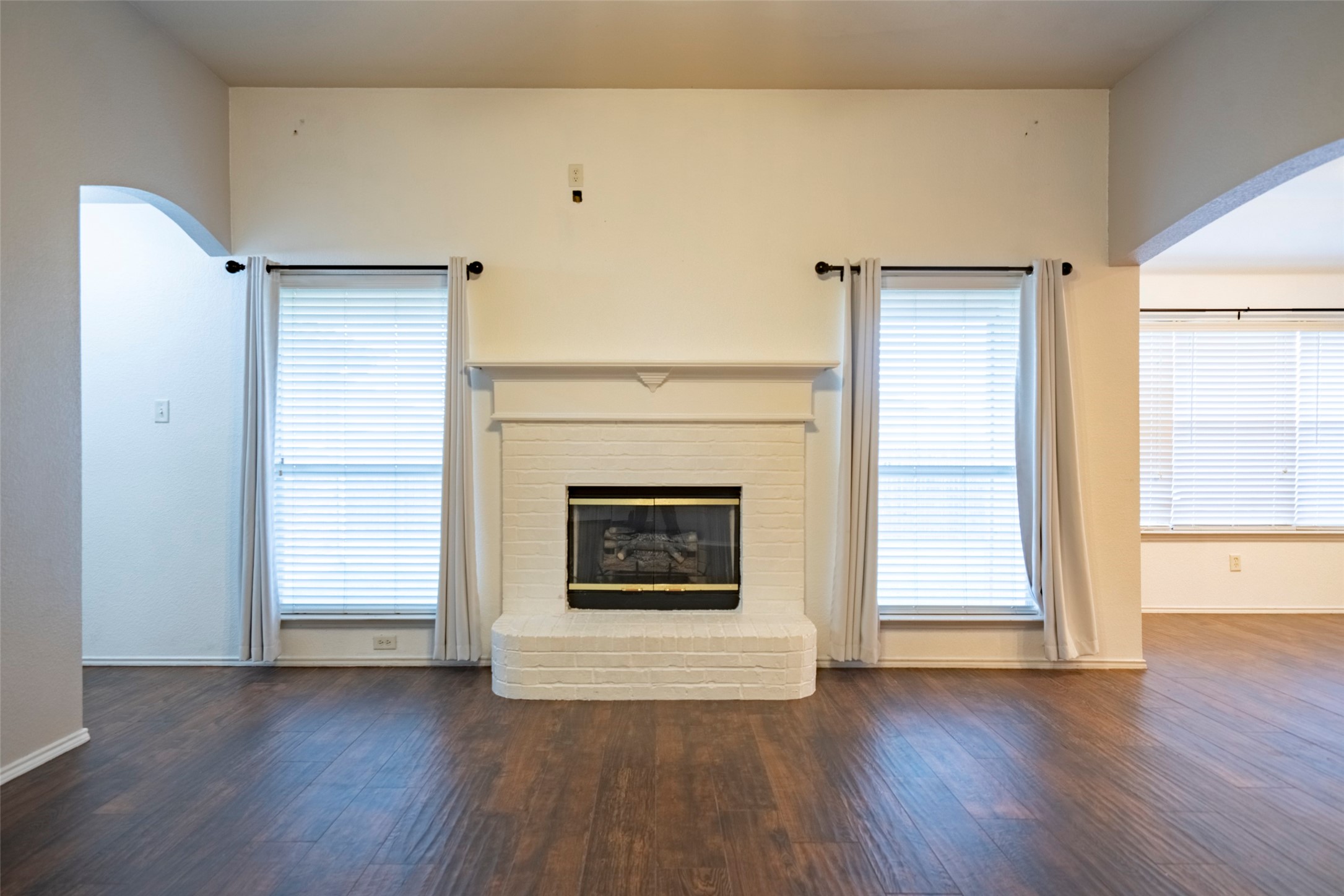908 Chestnut Avenue Burleson TX 76028