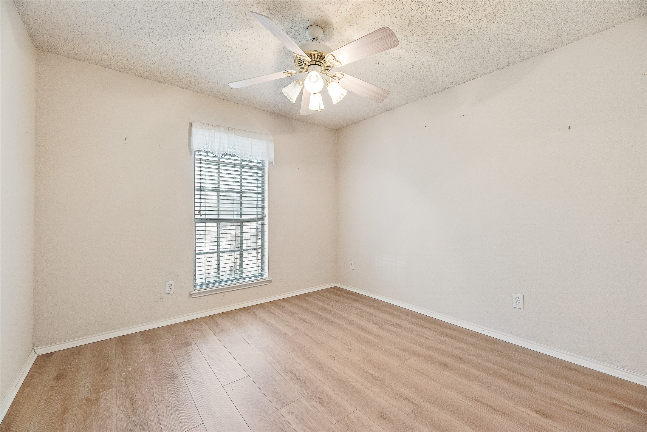 637 Manchester Drive Mansfield TX 76063